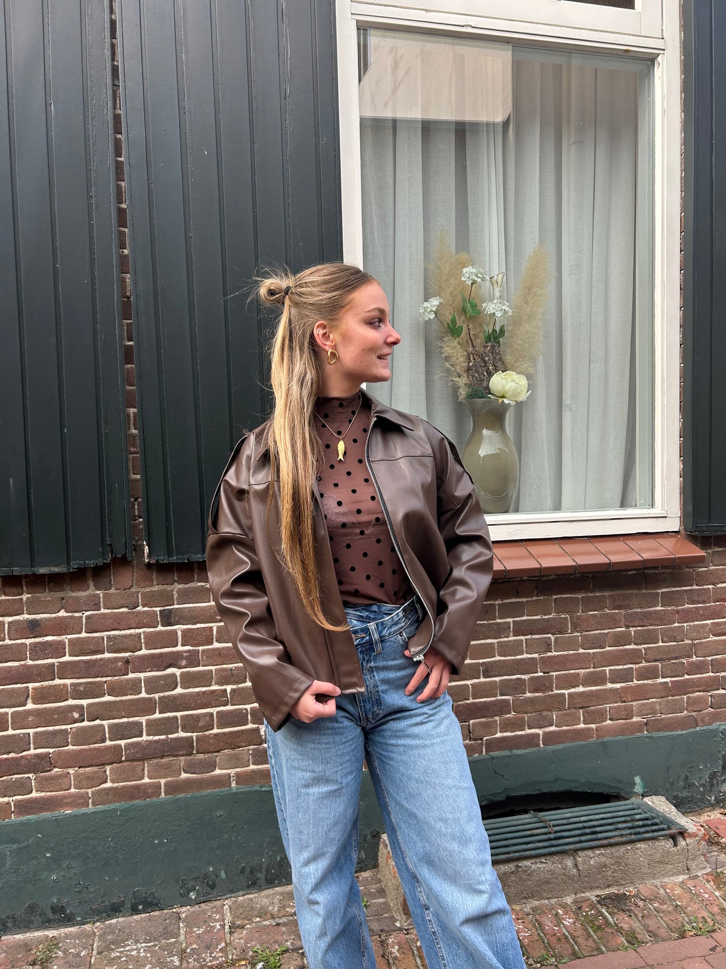 Jasje Mikki - Bruin